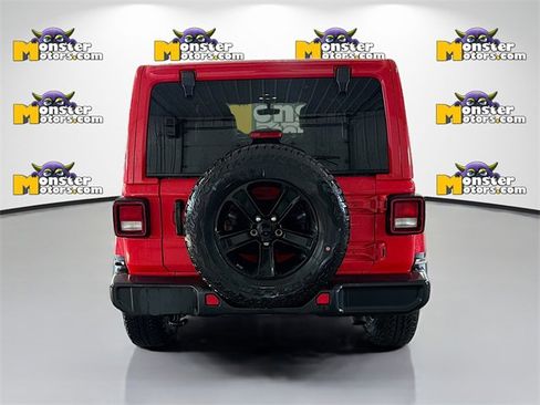 Used 2021 Jeep Wrangler Unlimited Sahara image 5