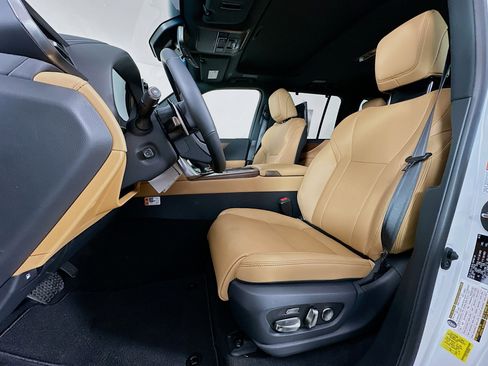 New 2025 Lexus LX 700h Luxury image 22