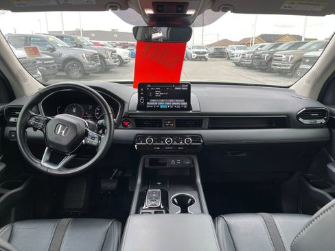 Used 2025 Honda Pilot Touring image 15