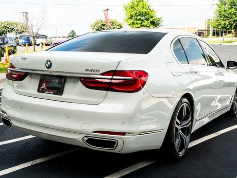 Used 2018 BMW 740i RWD image 13