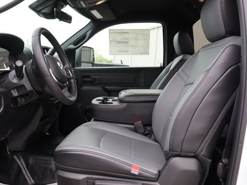 New 2026 RAM 2500 Tradesman w/ Chrome Appearance Group AWD/4WD image 17