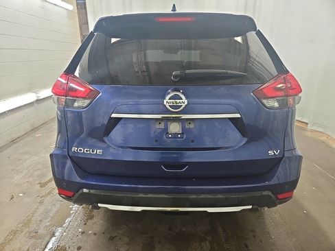 Used 2020 Nissan Rogue SV image 1