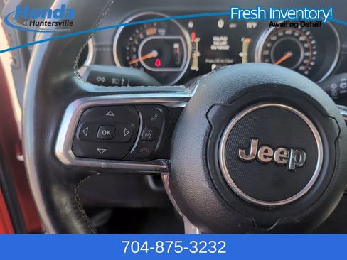 Used 2020 Jeep Wrangler Unlimited Sahara image 20