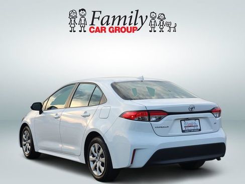 Used 2025 Toyota Corolla LE FWD image 3