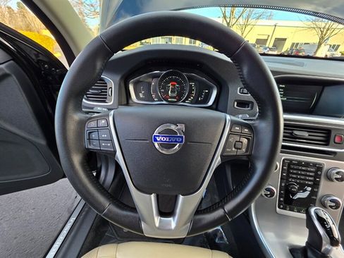 Used 2017 Volvo S60 T5 Inscription Platinum image 51