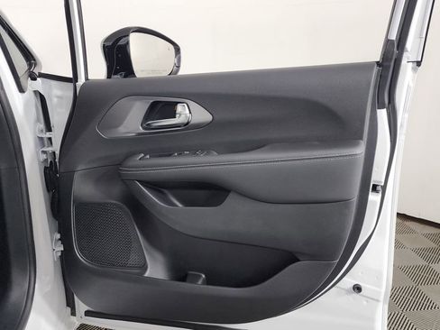 New 2026 Chrysler Pacifica Select image 27