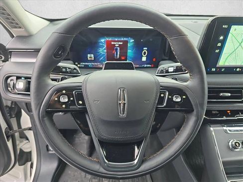 Used 2025 Lincoln Aviator AWD w/ Equipment Group 101A image 18