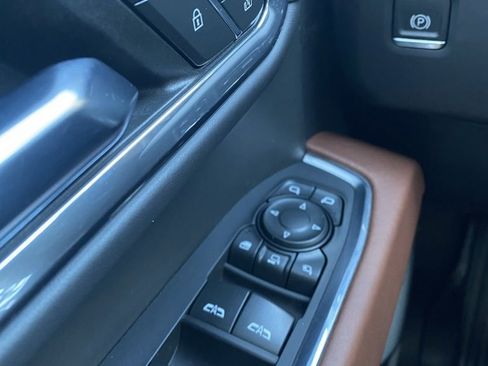 Used 2024 GMC Sierra 2500 Denali Ultimate image 12