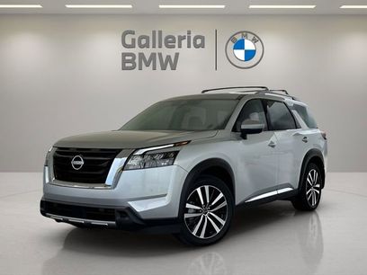 Used 2024 Nissan Pathfinder Platinum w/ Cargo Package