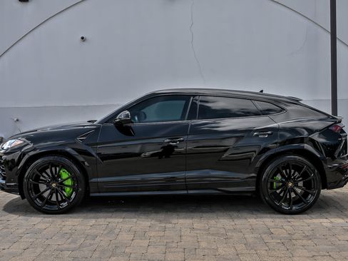 Used 2022 Lamborghini Urus AWD/4WD image 9