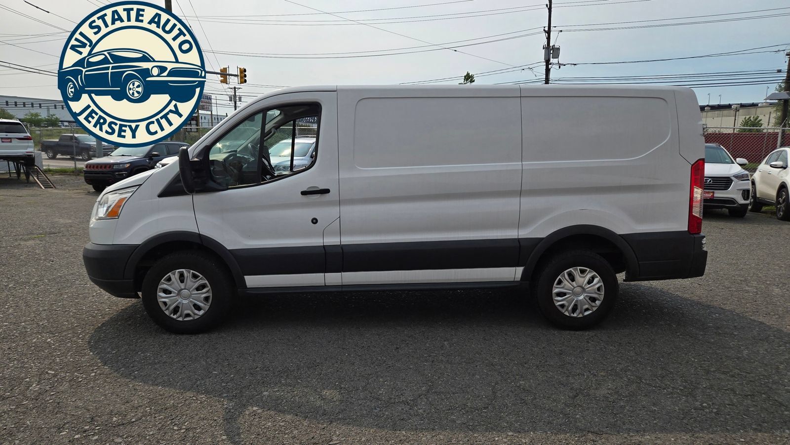 Used 2017 Ford Transit 250 130 Low Roof w/ Premium Package RWD image 10