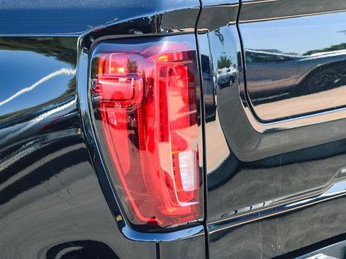 Used 2020 GMC Sierra 1500 AT4 w/ AT4 Premium Package image 13