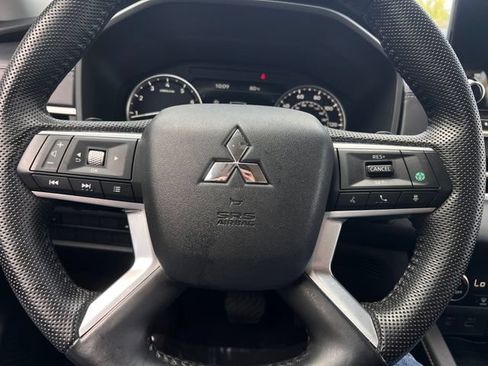 Used 2023 Mitsubishi Outlander SE FWD image 21