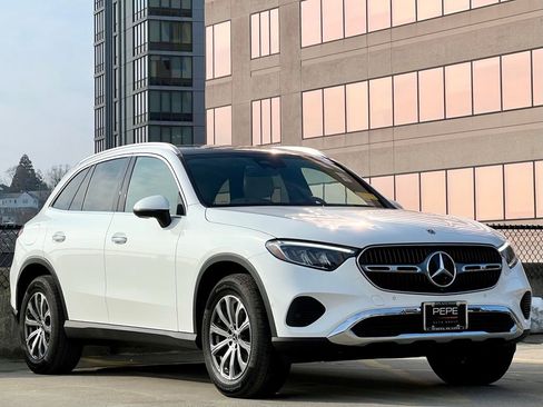 Certified 2026 Mercedes-Benz GLC 300 4MATIC image 1