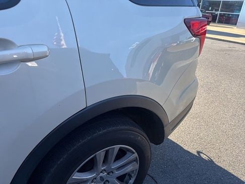 Used 2018 Ford Explorer XLT w/ Equipment Group 202A image 6