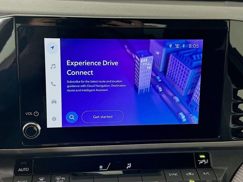 Used 2025 Toyota Camry SE image 13