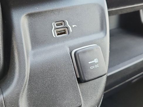 Used 2025 RAM ProMaster 2500 w/ Convenience Group FWD image 19