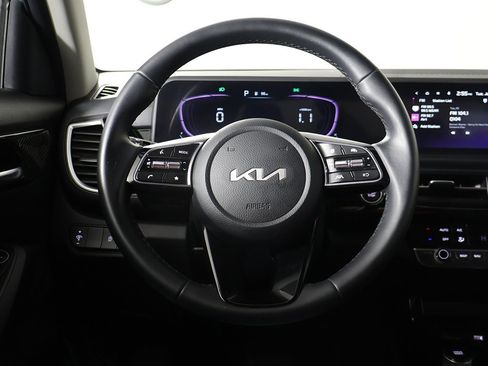 Used 2025 Kia Seltos S image 31