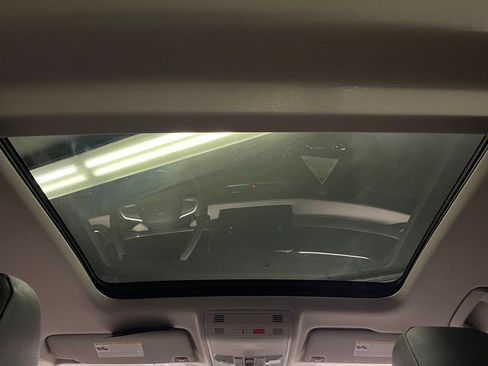 New 2026 Volkswagen Taos SEL AWD/4WD image 9