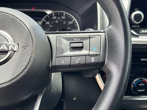 Certified 2022 Nissan Rogue SV FWD image 28