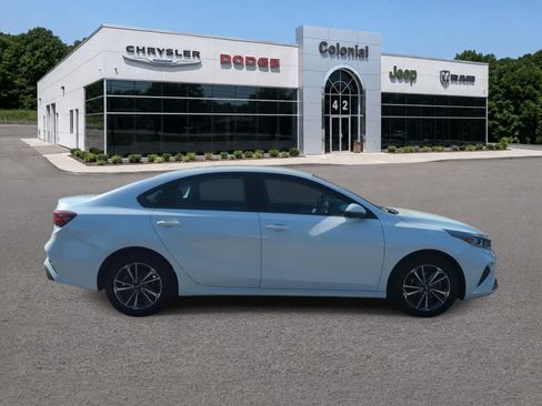Used 2023 Kia Forte LXS w/ LXS Technology Package FWD image 7