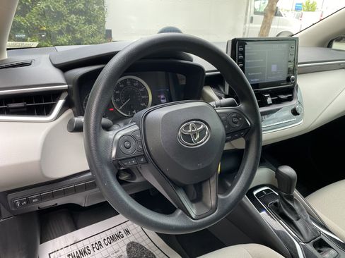 Used 2021 Toyota Corolla LE image 16