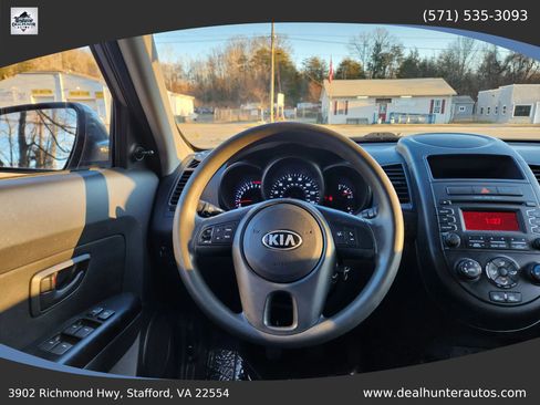Used 2013 Kia Soul FWD image 28