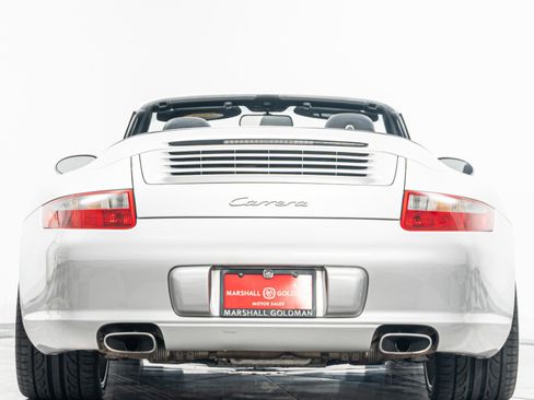 Used 2005 Porsche 911 Carrera RWD image 8
