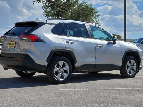 Used 2025 Toyota RAV4 XLE AWD/4WD image 3