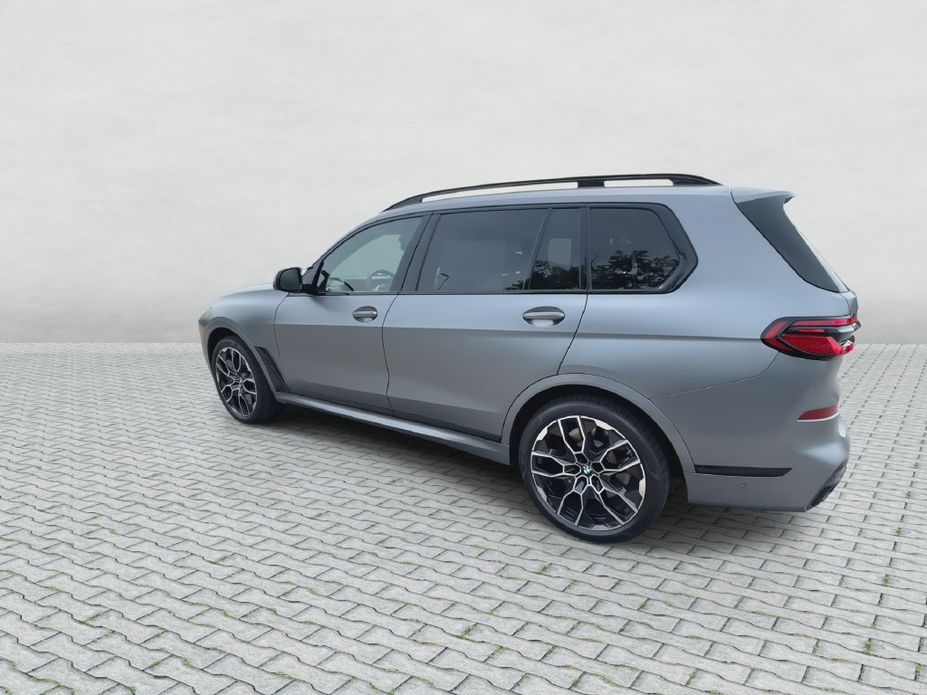 Used 2027 BMW X7 M60i AWD/4WD image 6