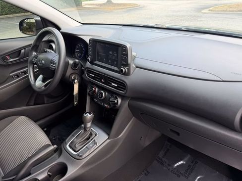 Used 2021 Hyundai Kona SE FWD image 30
