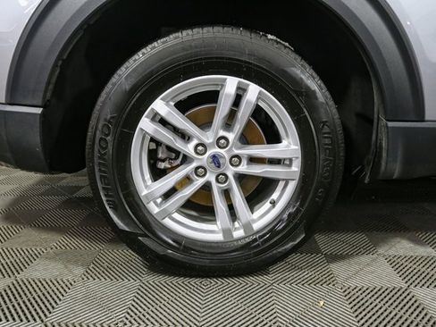 Used 2023 Ford Explorer XLT w/ Equipment Group 202A image 16