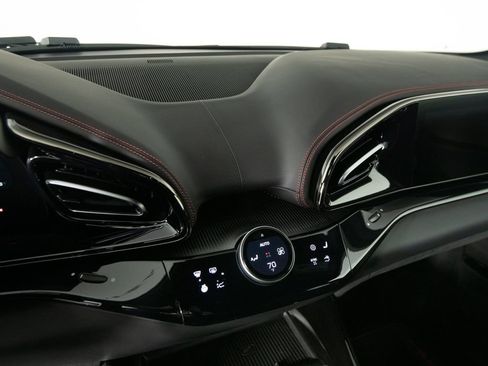 Used 2025 Ferrari Purosangue AWD/4WD image 24