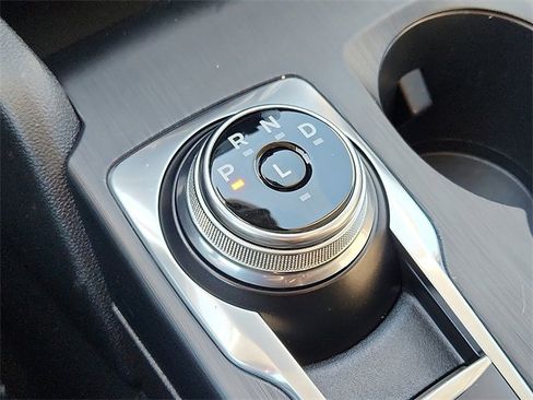 Used 2021 Ford Escape SE image 12