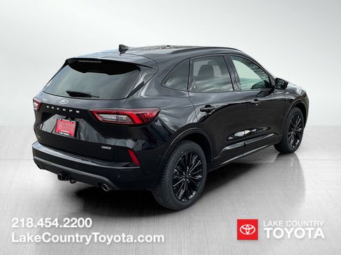 Used 2023 Ford Escape ST-Line Elite w/ Class II Trailer Tow Package AWD/4WD image 5