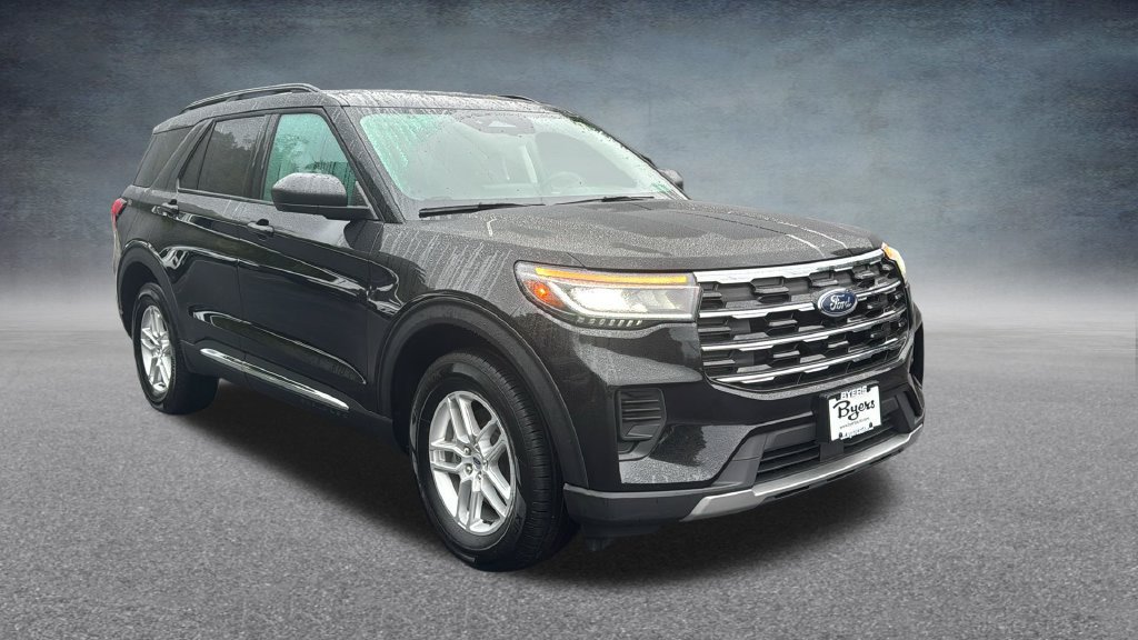 Used 2025 Ford Explorer Active AWD/4WD image 2