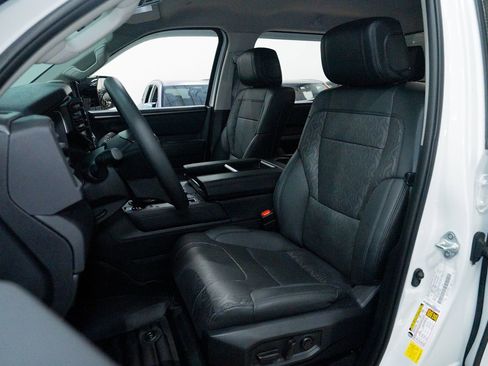 Used 2024 Toyota Tundra Limited image 36