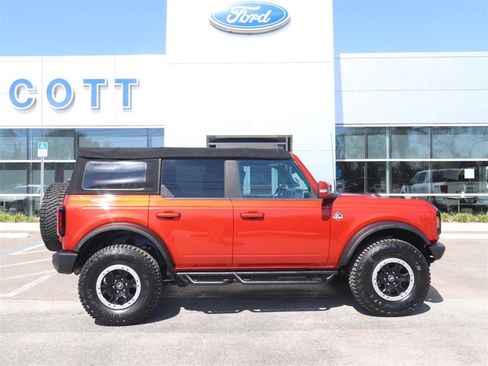 Certified 2022 Ford Bronco Outer Banks w/ Sasquatch Package image 14