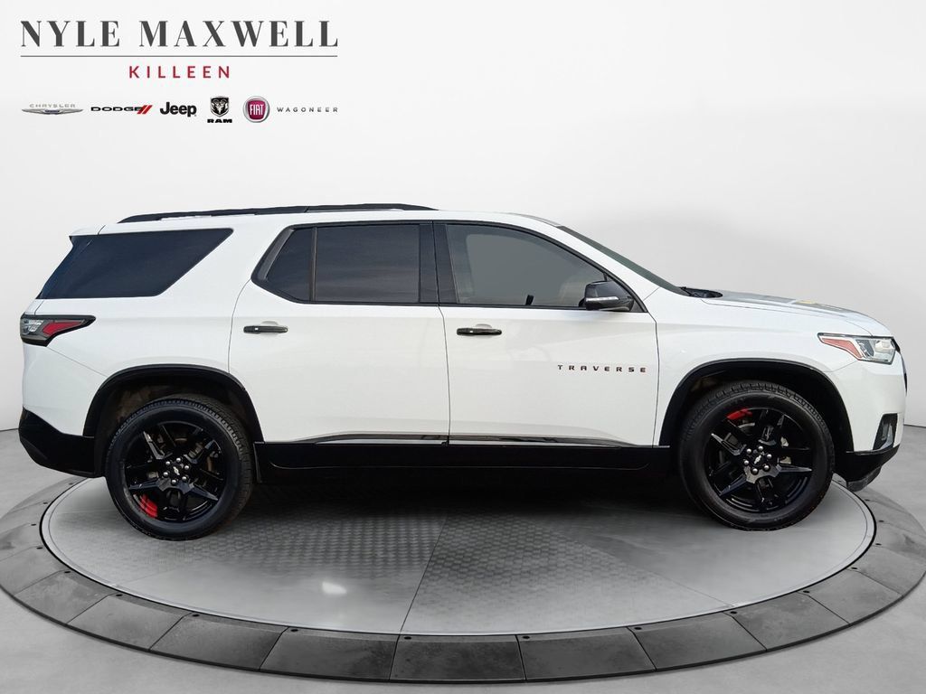 Used 2021 Chevrolet Traverse Premier w/ Redline Edition FWD image 17