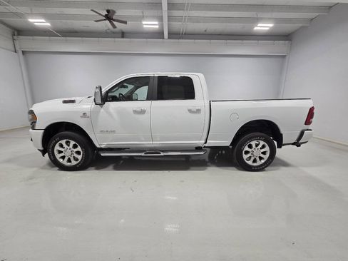 Used 2023 RAM 2500 Laramie AWD/4WD image 4