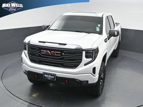 Used 2022 GMC Sierra 1500 AT4 w/ AT4 Premium Package AWD/4WD image 11