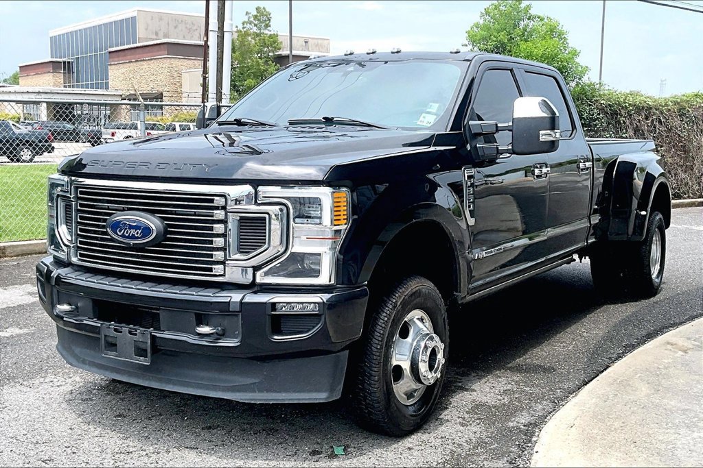 Used 2022 Ford F350 Platinum AWD/4WD image 1