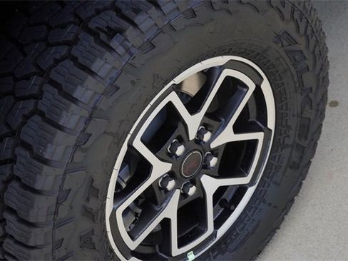 New 2025 Jeep Gladiator Rubicon w/ Convenience Group image 9