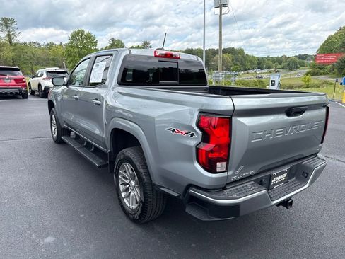 Used 2023 Chevrolet Colorado LT w/ LT Convenience Package II AWD/4WD image 7
