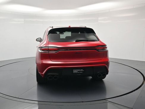 Certified 2024 Porsche Macan AWD/4WD image 33