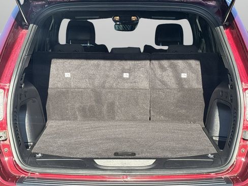 Used 2022 Jeep Grand Cherokee Laredo E image 8