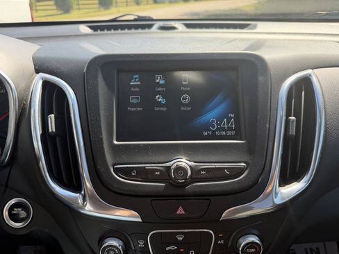 Used 2018 Chevrolet Equinox LT AWD/4WD image 18