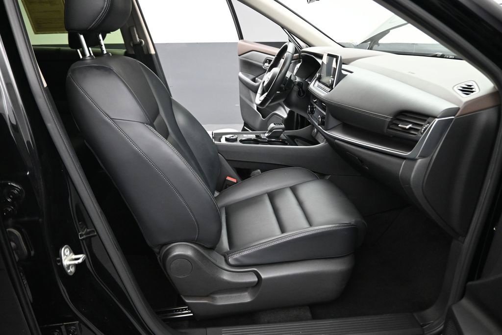 Certified 2023 Nissan Rogue SV w/ SV Premium B Package AWD/4WD image 20