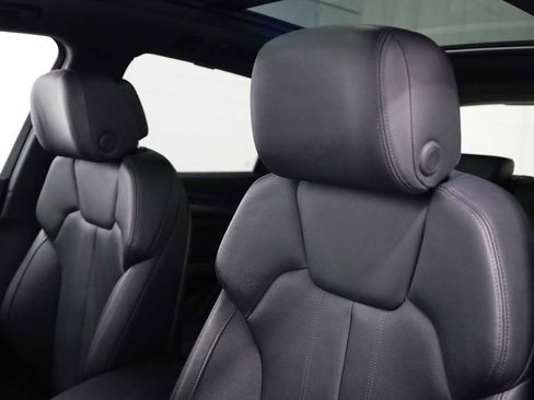 Used 2018 Audi SQ5 Prestige w/ Prestige Package image 17