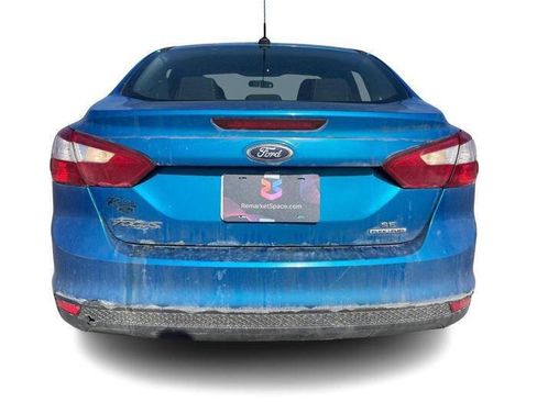 Used 2014 Ford Focus SE w/ SE Winter Package image 4